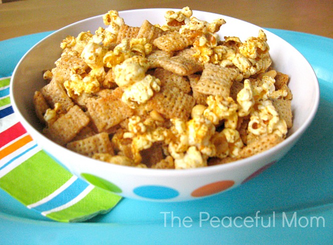 Super Bowl Snack: Chili & Cheese Chex Mix